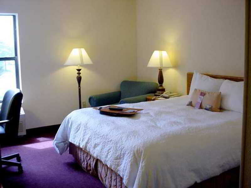 Hampton Inn Akron-Fairlawn Montrose Værelse billede